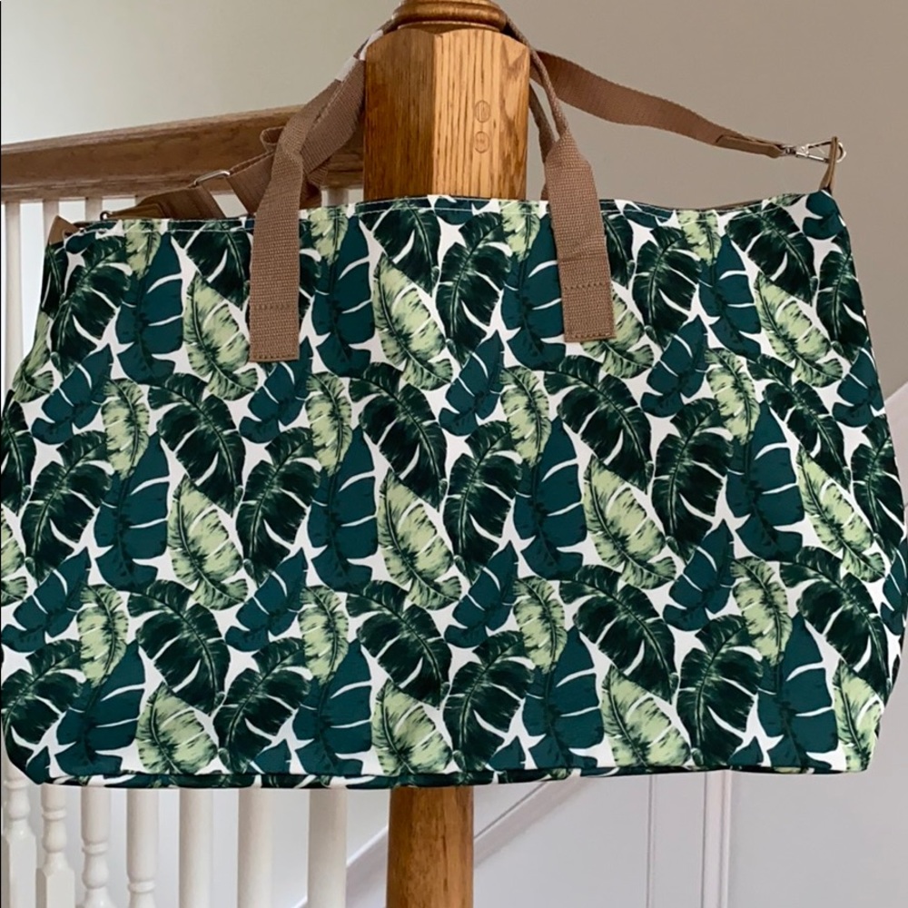 DSW Kellie & Katie Weekender Bag 🌴 Green & Tan - Picture 5 of 10